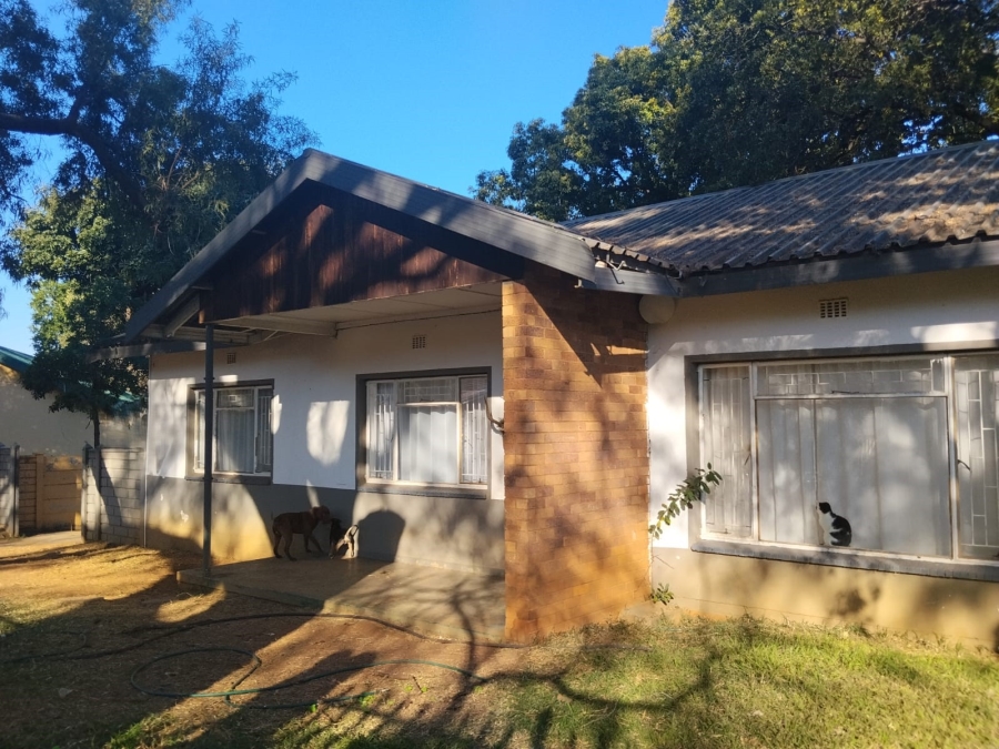 To Let 3 Bedroom Property for Rent in Geelhoutpark North West